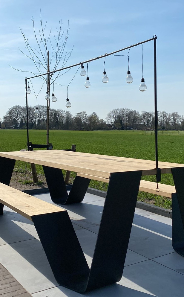 Stalen picknicktafel